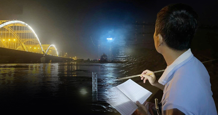 Trắng đêm 'bắt' lũ