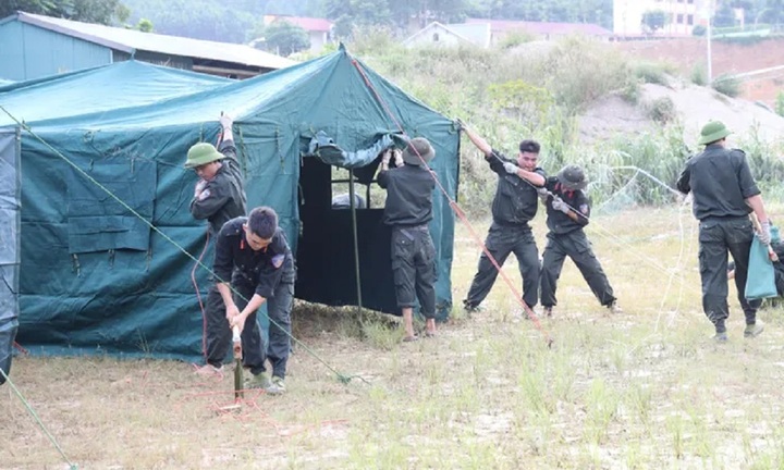 Lập khu nhà dã chiến, chuẩn bị di dời 115 người dân thôn Kho Vàng xuống núi