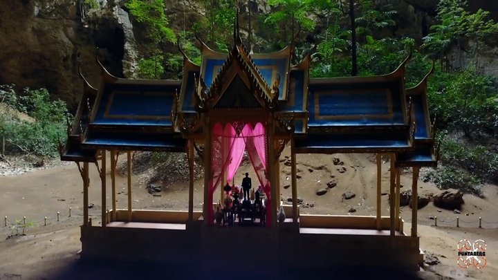 Tuyệt tác đền vàng trong hang sâu của vua Thái Lan 