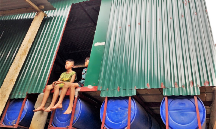 Nhà nổi theo mực nước ở 'rốn lũ' miền Trung được xây dựng thế nào? 