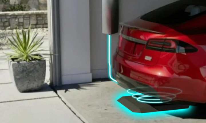 Tesla hé lộ công nghệ sạc ô tô điện không dây 