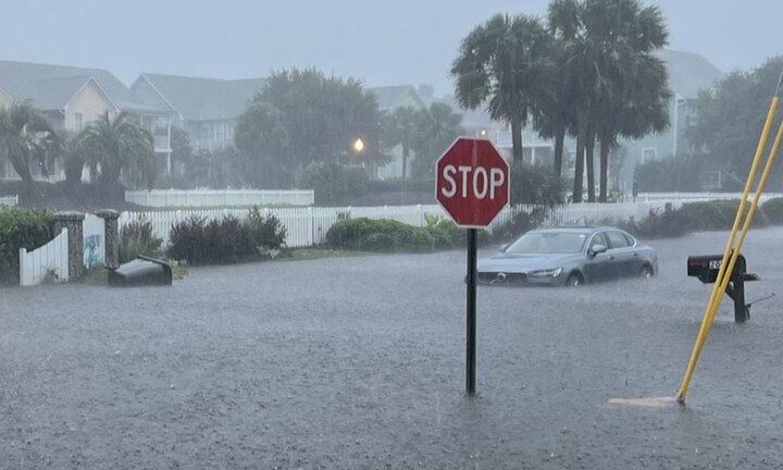 Mưa lớn 'nghìn năm có một' tấn công bang ở Mỹ