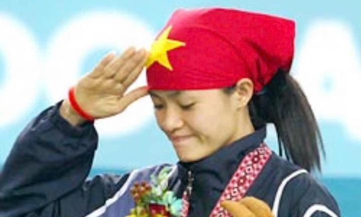 VĐV Việt Nam đấu giá HCV ASIAD ủng hộ đồng bảo bị ảnh hưởng bởi bão Yagi
