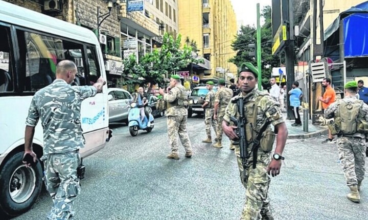 Quan chức Mỹ nói Israel cài chất nổ vào máy nhắn tin bán cho Hezbollah