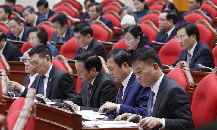 Thảo luận phương hướng công tác nhân sự Ban Chấp hành Trung ương Đảng khóa XIV