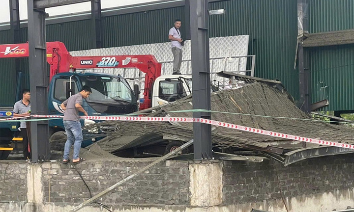 Sập giàn giáo mái bê tông, 2 người tử vong