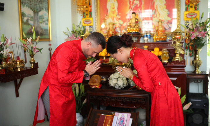 Chàng Tây quyết ở rể Việt Nam vì mê kiểu gia đình nhiều thế hệ