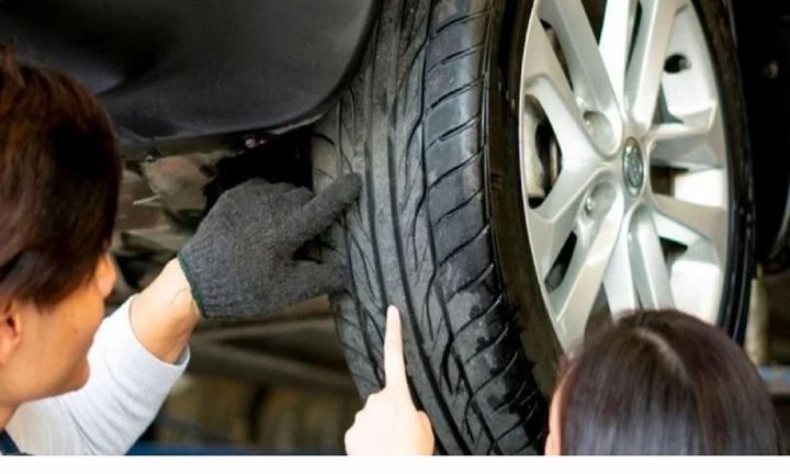 Lốp ô tô hay bị thủng có nên thay mới?