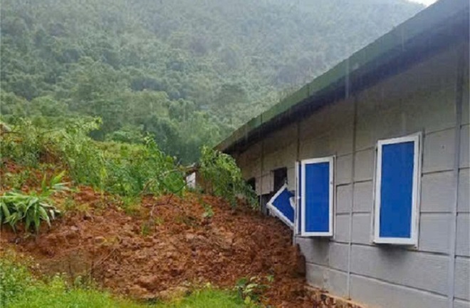 Sạt lở đất, Thanh Hóa di dời khẩn cấp hơn 200 học sinh