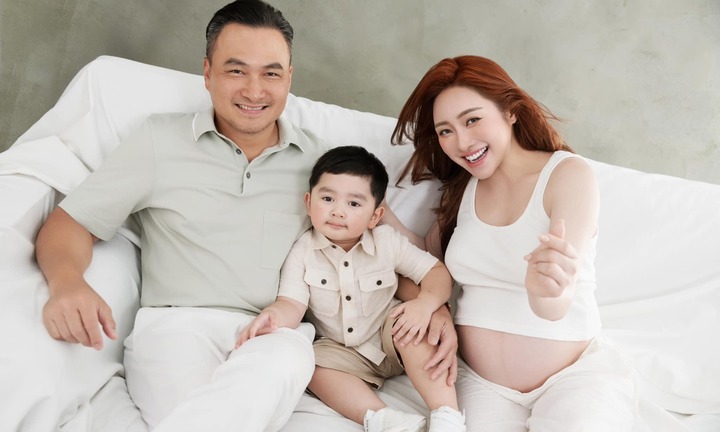 Bà xã Chi Bảo sinh con gái