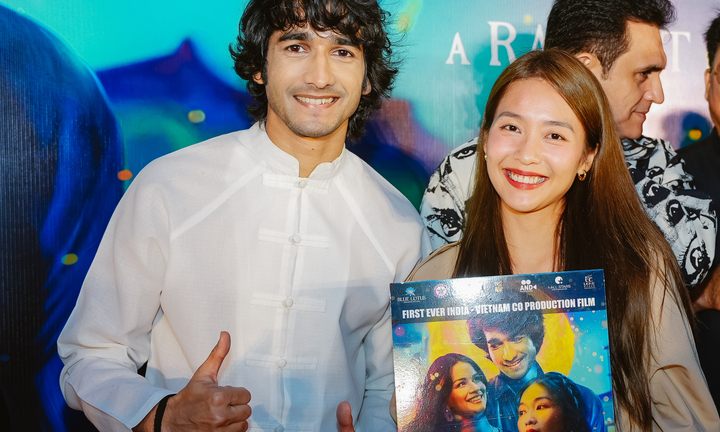 Khả Ngân 'nên duyên' với tài tử Bollywood trong phim mới