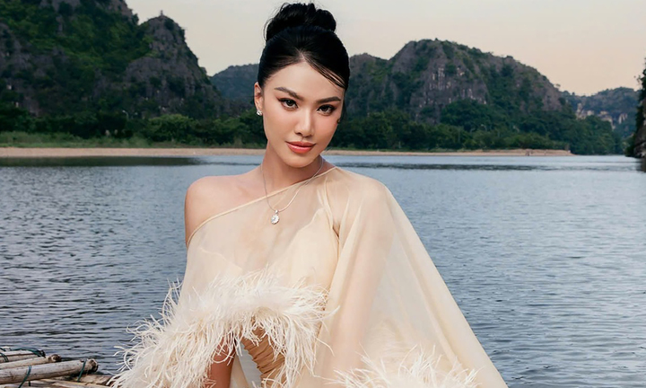 Á hậu Kim Duyên cùng lúc ngồi 'ghế nóng' 2 cuộc thi nhan sắc