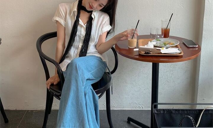 Gợi ý cách biến hóa phong cách với dép tông ngày mưa