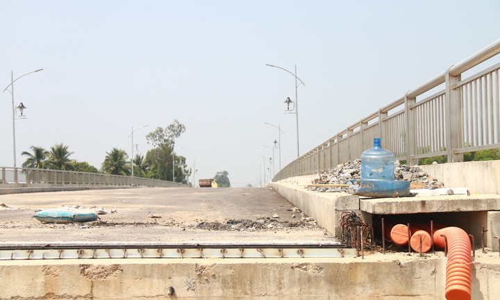 Cầu trăm tỷ xây xong 'đắp chiếu' ở thị xã Điện Bàn: Quảng Nam chỉ đạo 'nóng'