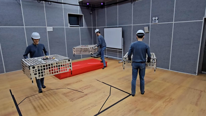 Xe đẩy giúp vận chuyển hàng hoá lơ lửng trong không trung 