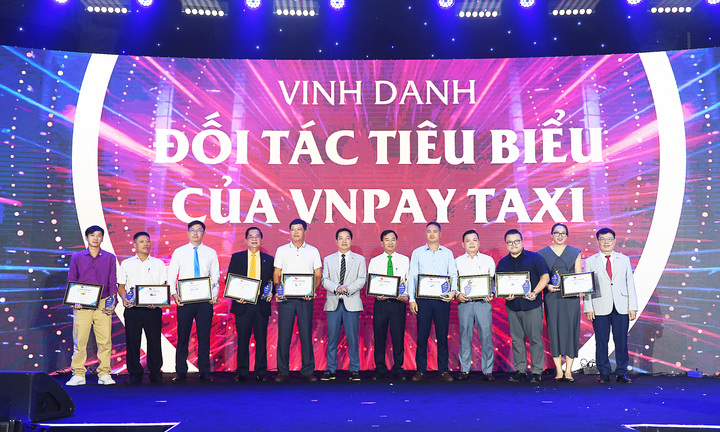 Hơn 200 hãng taxi hội tụ tại sự kiện đối tác toàn quốc của VNPAY Taxi