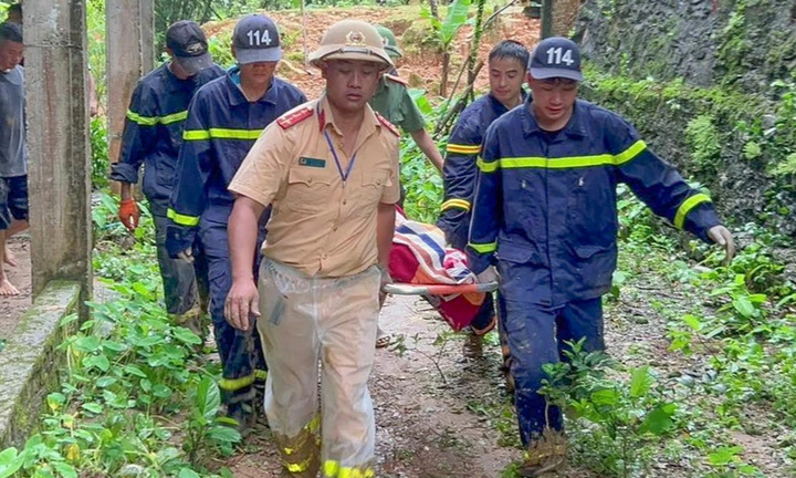 Khẩn trương tìm kiếm 2 người mất tích trong vụ sạt lở kinh hoàng ở Hà Giang