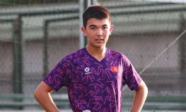 Cầu thủ Việt kiều chia tay U17 Việt Nam