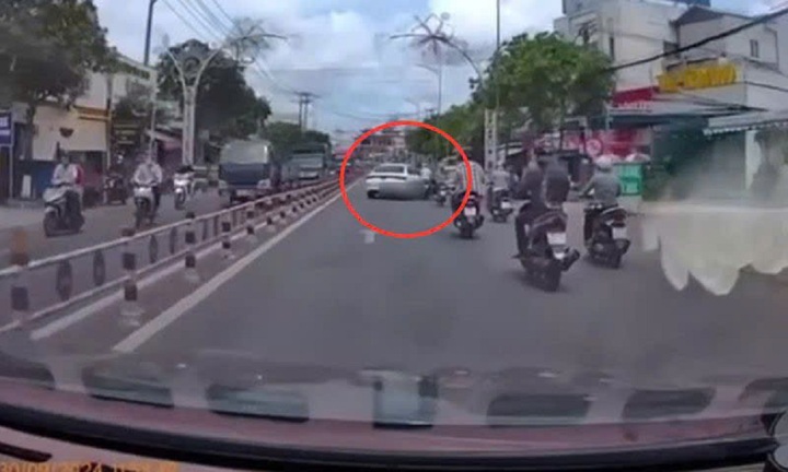 Cần Thơ: Ô tô cố tình ép ngã xe máy rồi bỏ chạy