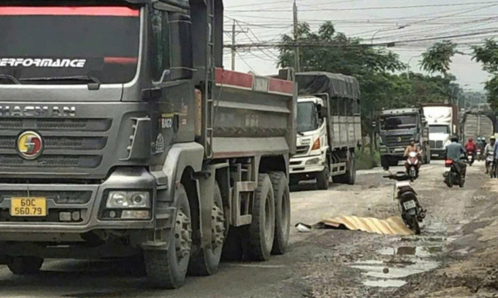 Tin tai nạn giao thông mới nhất ngày 3/10: Xe máy đối đầu xe tải, 2 người chết