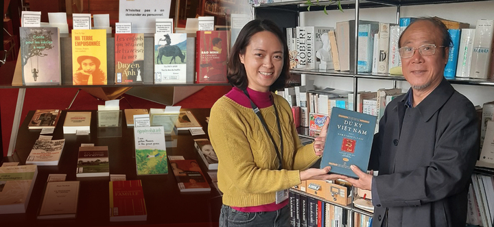 Tủ sách tiếng Việt giữa lòng châu Âu