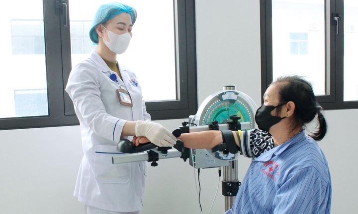 Ứng dụng kỹ thuật mới trong khám, chữa bệnh y học cổ truyền