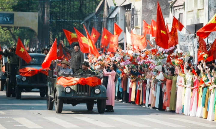 Hoàng Công Cường gây choáng với đại thực cảnh ở Hà Nội có 10.000 người tham gia