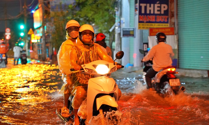 Dự báo thời tiết TP.HCM ngày 7/10: Chiều tối mưa rào và dông rải rác
