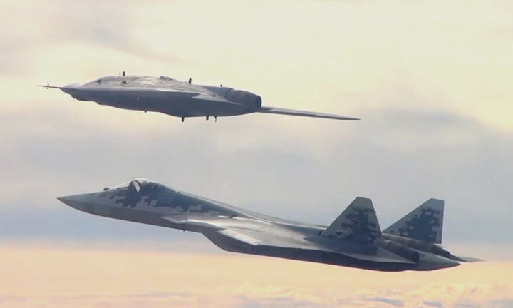 Nga 'đau đớn' tự tay bắn hạ UAV tàng hình S-70, không để bí mật rơi vào tay NATO