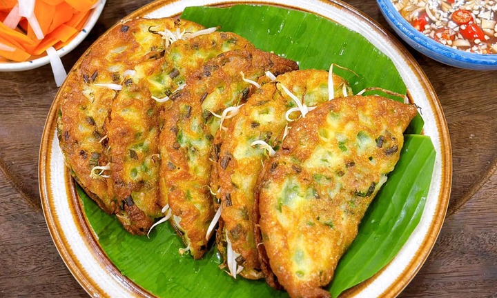 Cách làm bánh xèo giòn rụm bằng chảo inox