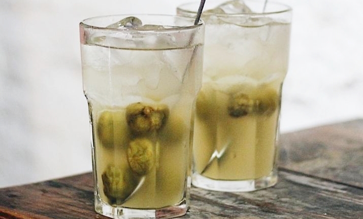 Uống nước sấu có giúp giải rượu?