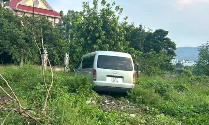 Không chấp hành hiệu lệnh dừng xe, tài xế liên tục lạng lách rồi bỏ trốn