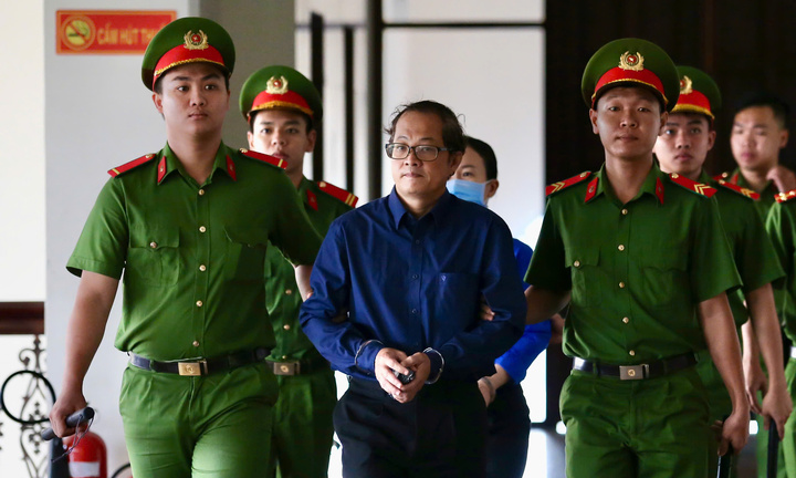 Cựu Giám đốc Bệnh viện TP Thủ Đức Nguyễn Minh Quân được giảm 3 năm tù