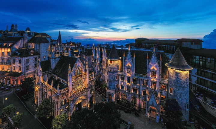 Đà Nẵng: Tận hưởng bữa tiệc đêm Ba Na by Night phiên bản mới chỉ từ 500.000 đồng