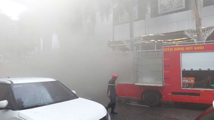 Cháy quán bar ở tầng hầm Nhà hát Trưng Vương Đà Nẵng