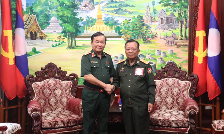 Việt Nam và Lào củng cố quan hệ quốc phòng