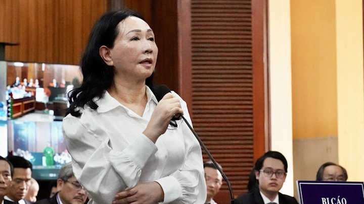 Trương Mỹ Lan bật khóc: 'Tôi phải trả giá đắt, làm ảnh hưởng cả trăm gia đình'