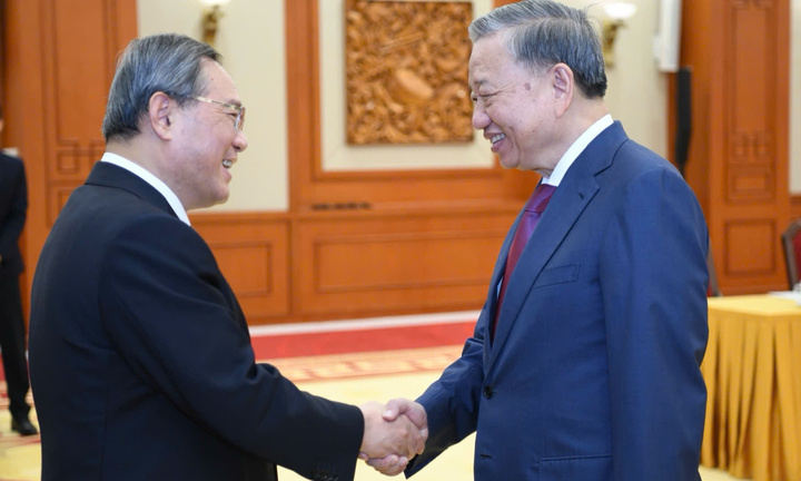 Việt Nam coi phát triển quan hệ với Trung Quốc là ưu tiên hàng đầu