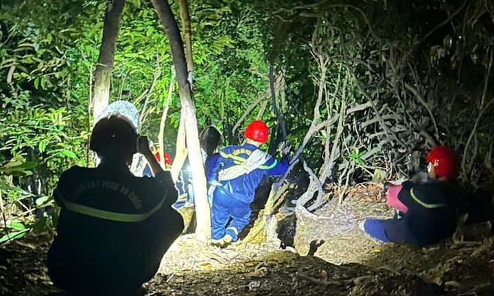 Giải cứu 2 nữ du khách bị lạc trên bán đảo Sơn Trà, Đà Nẵng 