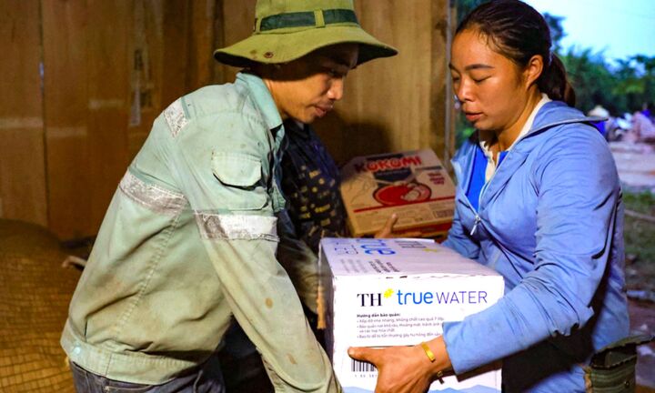 Cá nhân làm từ thiện khi bão lũ phải tuân thủ quy định nào ?