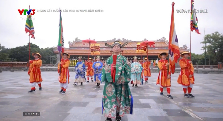 Độc đáo màn tái hiện lễ Truyền lô của điểm cầu Huế tại chung kết Olympia 24