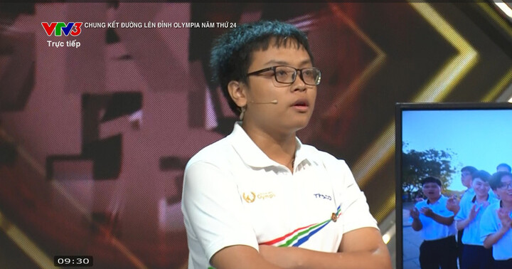 Phú Đức giải ô chữ phần Vượt chướng ngại vật khiến 3 đối thủ ngỡ ngàng