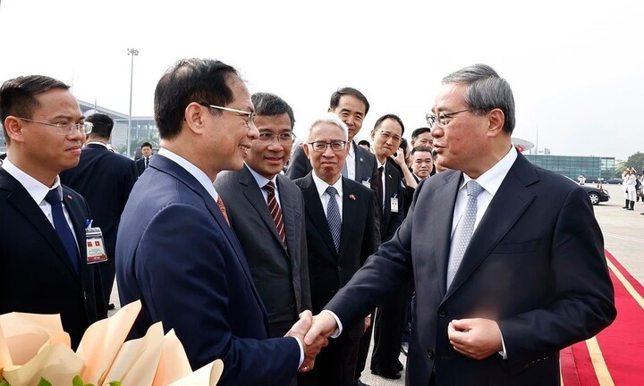 Thủ tướng Trung Quốc Lý Cường rời Hà Nội, kết thúc tốt đẹp chuyến thăm Việt Nam