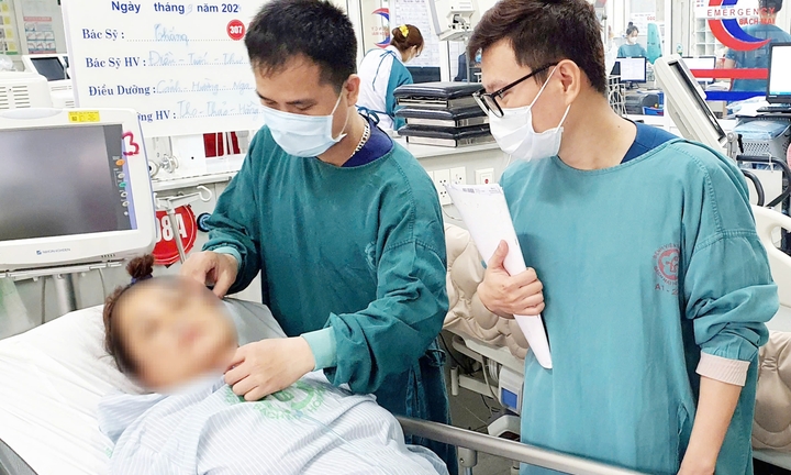 Suýt chết sau 5 ngày uống nước ion kiềm pha muối