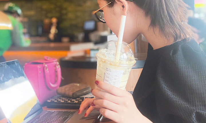 Hãy lo kiếm tiền thay vì xì xào chê Gen Z chi 100 nghìn uống cà phê mỗi ngày 