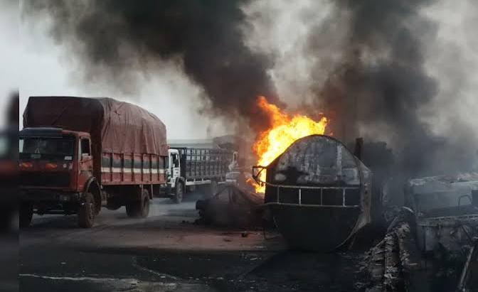 Nổ xe bồn, ít nhất 94 người ‘hôi xăng’ thiệt mạng