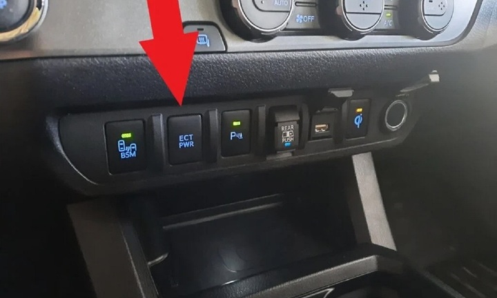 Nút bấm giúp xe tăng công suất có mặt trái gì?