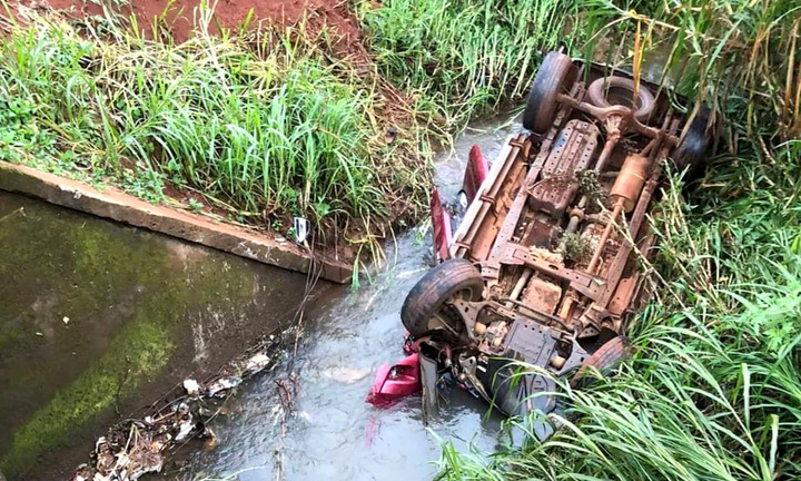 Tin tai nạn giao thông mới nhất ngày 19/10: Lật xe bán tải, 3 người chết