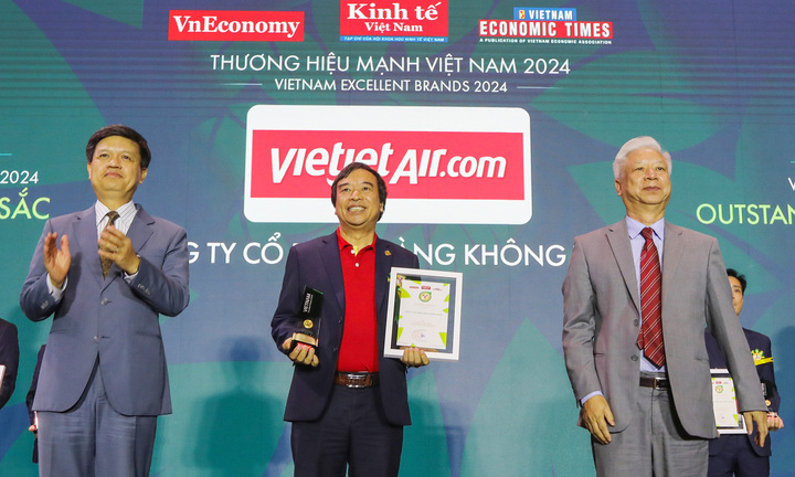 Vietjet được vinh danh 'Thương hiệu mạnh – Kinh doanh xuất sắc' 2024