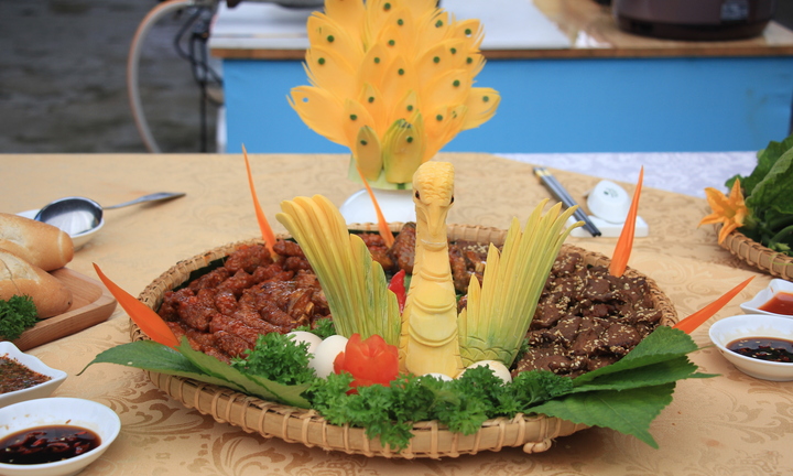 Độc đáo món ăn từ thịt đà điểu tại ngày hội ẩm thực Khatoco